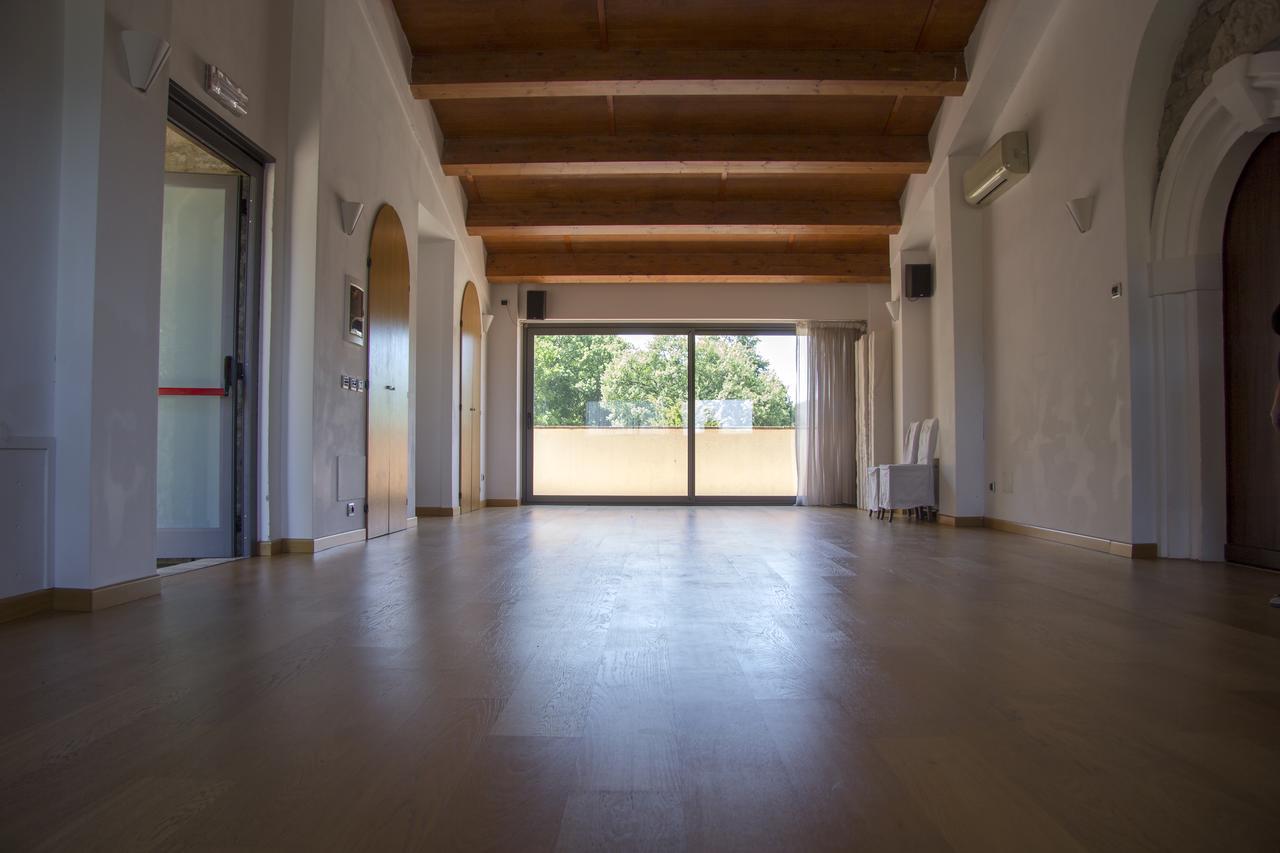 Отель Le Torracce Agriturismo Olistico Valfabbrica Экстерьер фото